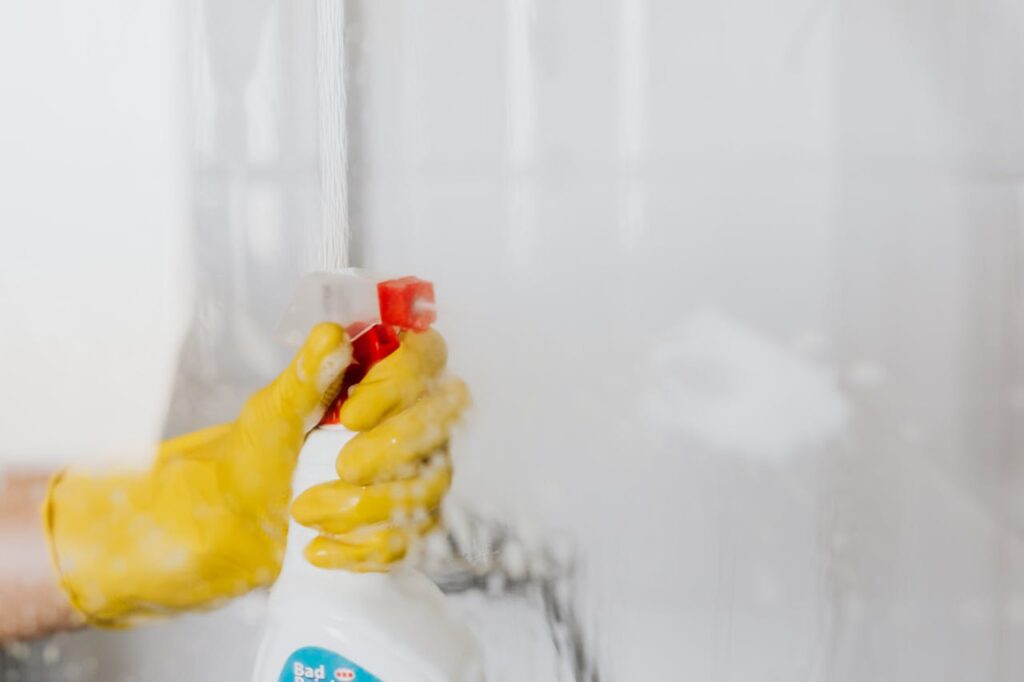 ammoniums quaternaires dans les spray de désinfection