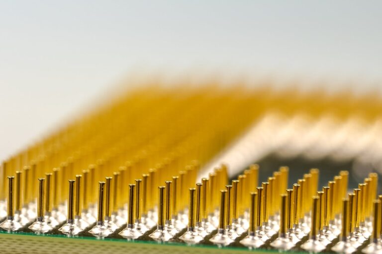 microscope électronique à balayage MEB micro électronique