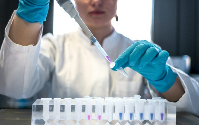 Comprendre l’essai OCDE 110 : un test essentiel pour la caractérisation des substances insolubles
